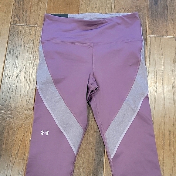 Under Armor leggings, medium - Picture 4 of 5